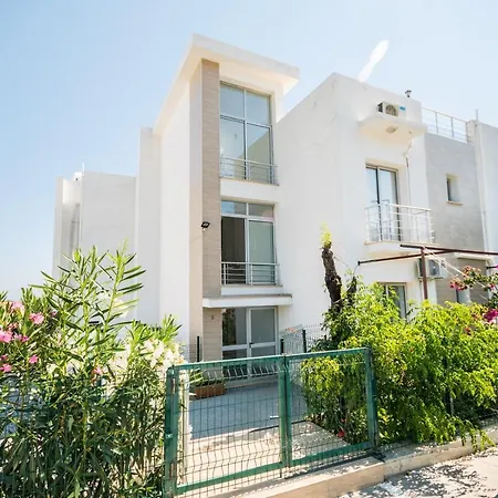 Luxury Two-bedroom In Amazing Place Lukomorye E5 Appartamento