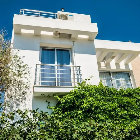 Apartment Luxury Two-bedroom In Amazing Place Lukomorye E5
