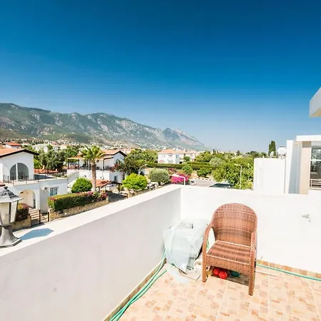 Апартаменты Luxury Two-bedroom In Amazing Place Lukomorye E5